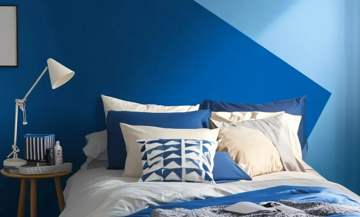 தொழிலாளர் பெயிண்டிங் பணி